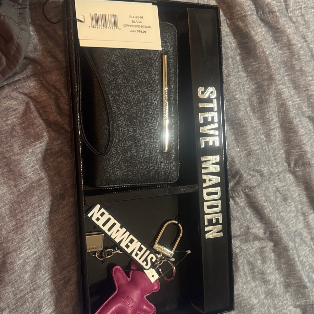Steve Madden Black Clutch with Keychain